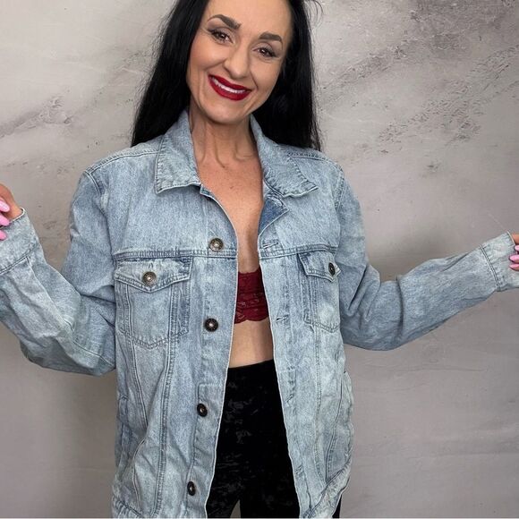 Guess Jackets & Blazers - Guess Blue Jean Jacket Classic Style